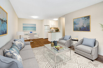 Chestnut Court in St Thomas, ON - Building Photo - Building Photo