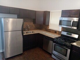 6735 S Laflin St in Chicago, IL - Building Photo