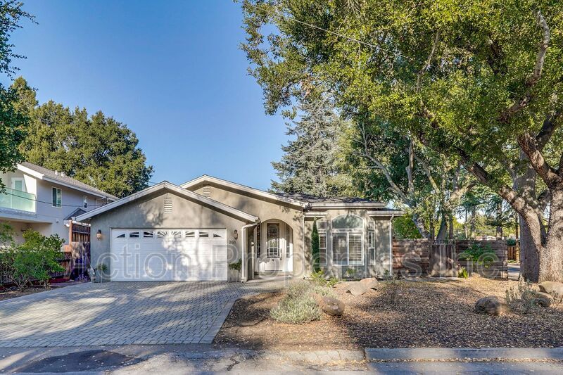 261 Langton Ave in Los Altos, CA - Building Photo