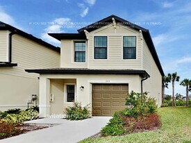 2041 E Landings Wy in Port Charlotte, FL - Building Photo