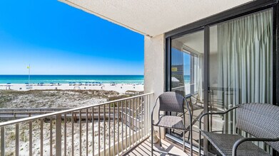 7205 Thomas Dr in Panama City Beach, FL - Building Photo - Building Photo