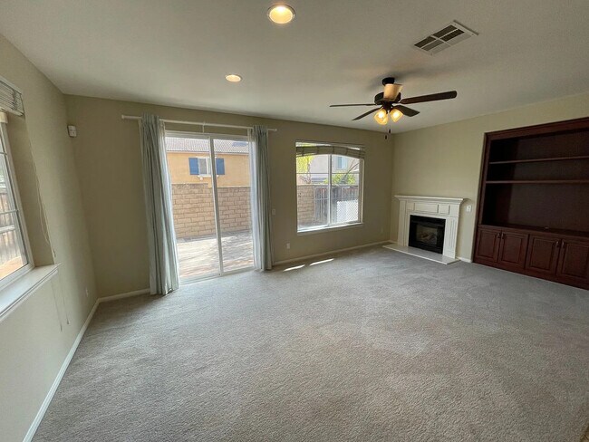 2116 Cantata Dr in Chula Vista, CA - Building Photo - Building Photo