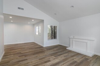 30831 Catarina Dr in Westlake Village, CA - Building Photo - Building Photo