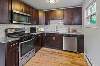 504 Basil Rd in Lake Bluff, IL - Building Photo - Building Photo