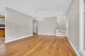 241 Jeffreys Pl in Highwood, IL - Building Photo - Building Photo