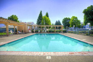 Mckenzie Meadow Apartments