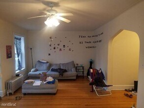 1137 W Columbia Ave-Unit -# 2 in Chicago, IL - Building Photo - Building Photo