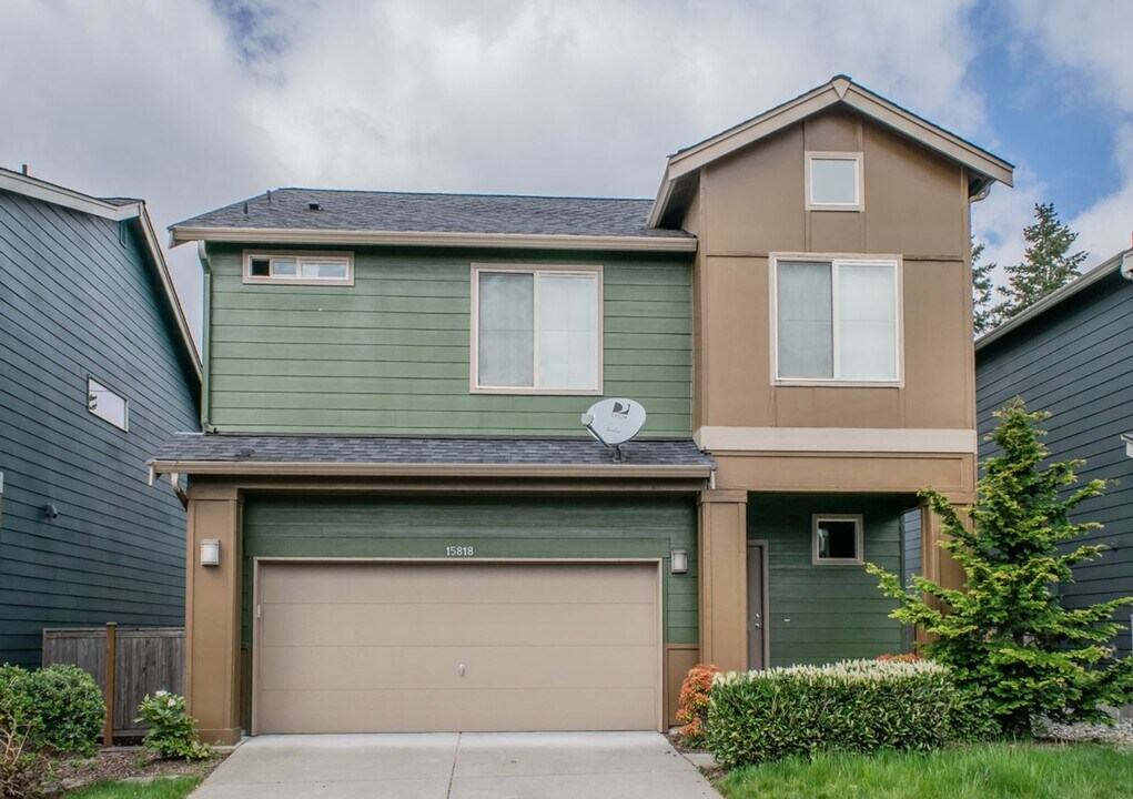 15818 14th Ave W in Lynnwood, WA - Foto de edificio