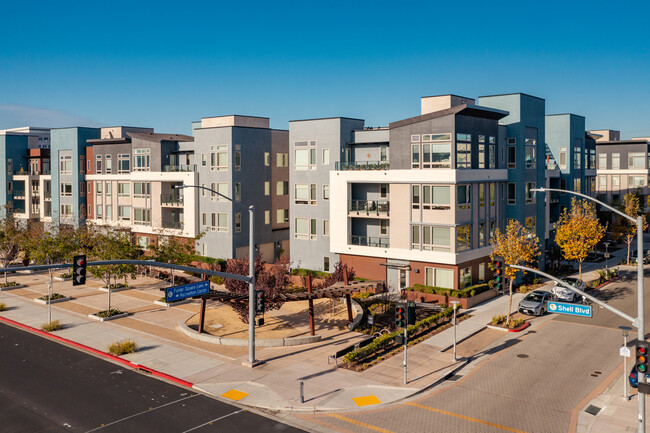 Foster Square in Foster City, CA - Foto de edificio - Building Photo