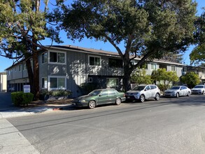 770 Coleman Ave in Menlo Park, CA - Foto de edificio - Building Photo