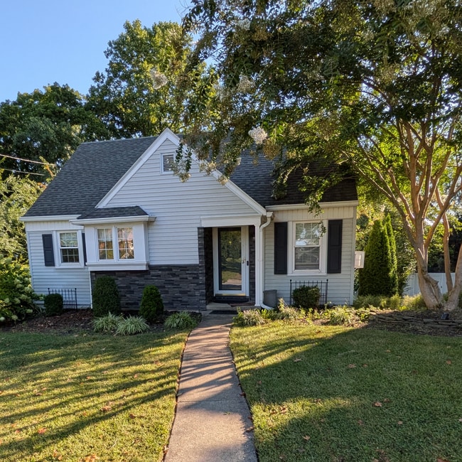 property at 1327 Hill St