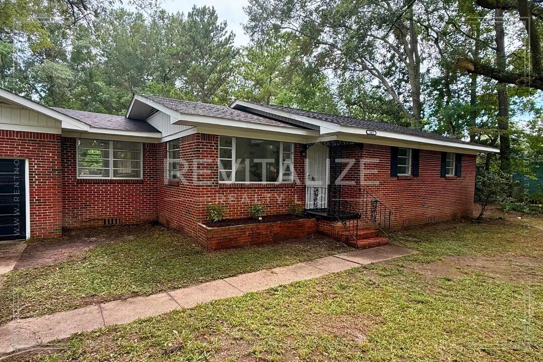 1863 Lewis Ave in Mobile, AL - Building Photo