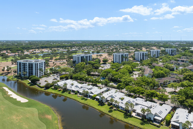 Willow Wood Midrise Condominiums in Boca Raton, FL - Foto de edificio - Building Photo