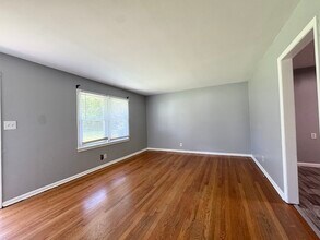 4511 Virginia Ave, Unit 1 in Kansas City, MO - Foto de edificio - Building Photo