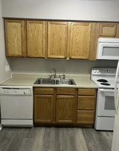 7809 Dawn Rd in Cincinnati, OH - Foto de edificio - Building Photo