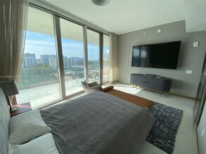 18975 Collins Ave, Unit 18975 Collins Ave # 1005 in Sunny Isles Beach, FL - Building Photo - Building Photo