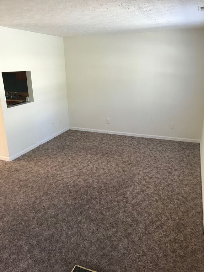 1945 Padgett Dr in Austell, GA - Building Photo - Building Photo