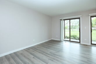 660 Cumberland Trail in Roselle, IL - Building Photo - Building Photo