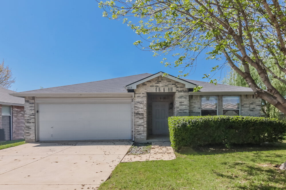 16113 Windsong Ct in Justin, TX - Building Photo