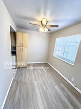 1021 Evans Ct in Hayward, CA - Foto de edificio - Building Photo