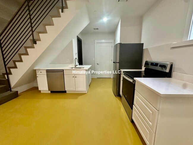 100 Mount Pleasant Ave, Unit #2B, Unit #2B