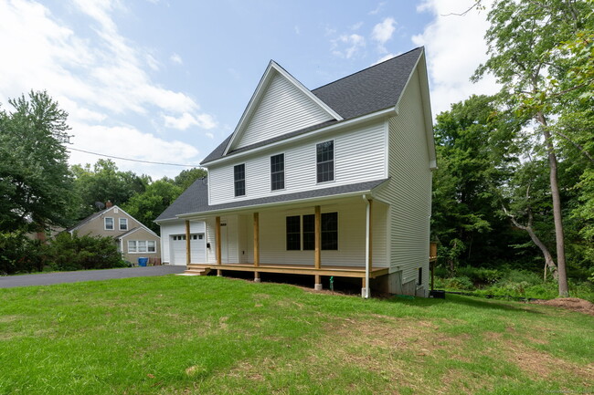 290 Parker St in Manchester, CT - Building Photo - Building Photo