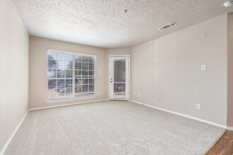 Ash Lane Apartments in Euless, TX - Foto de edificio - Building Photo