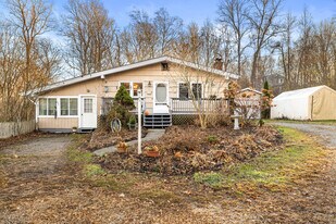 15 Egypt Ln in Clinton, CT - Building Photo