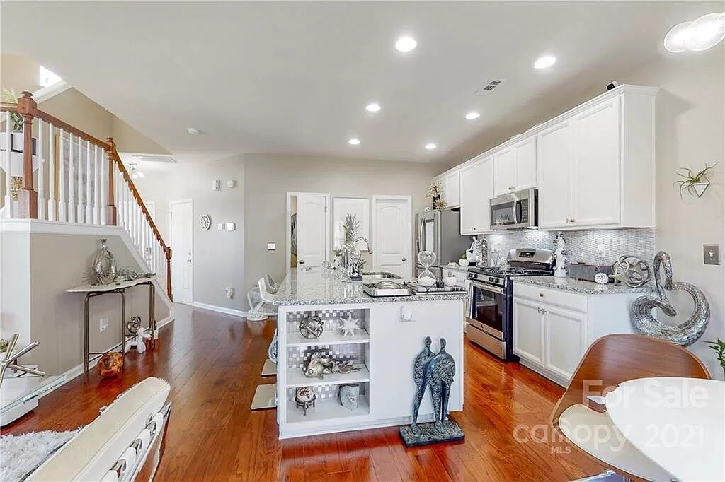 Room in Townhome on Adare Mews Rd in Charlotte, NC - Building Photo