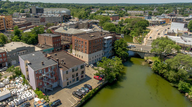 13 Commerce St in Norwalk, CT - Foto de edificio - Building Photo