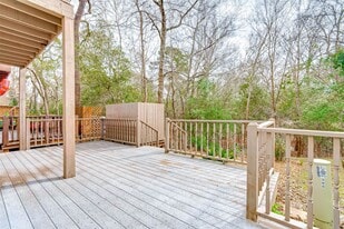 395 Rancho Bauer Dr in Houston, TX - Building Photo