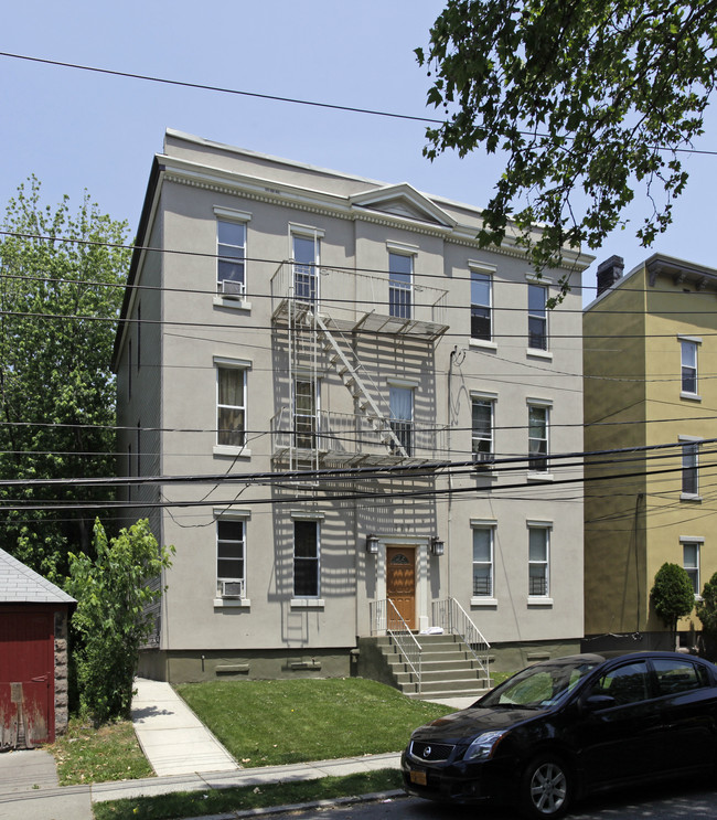 327 Fillmore St in Staten Island, NY - Building Photo - Building Photo