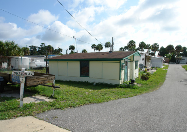 5277 S Ridgewood Ave in Port Orange, FL - Foto de edificio - Building Photo