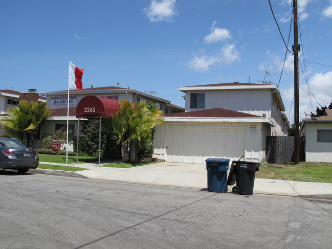 2265 W 241st St in Lomita, CA - Building Photo - Building Photo