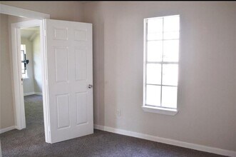2514 Lynnfield St in Houston, TX - Foto de edificio - Building Photo