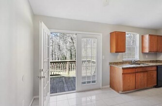 2421 Corner Shoals Dr in Decatur, GA - Foto de edificio - Building Photo
