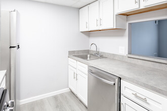 Vermont Plaza Apartments in Atlantic City, NJ - Building Photo - Interior Photo