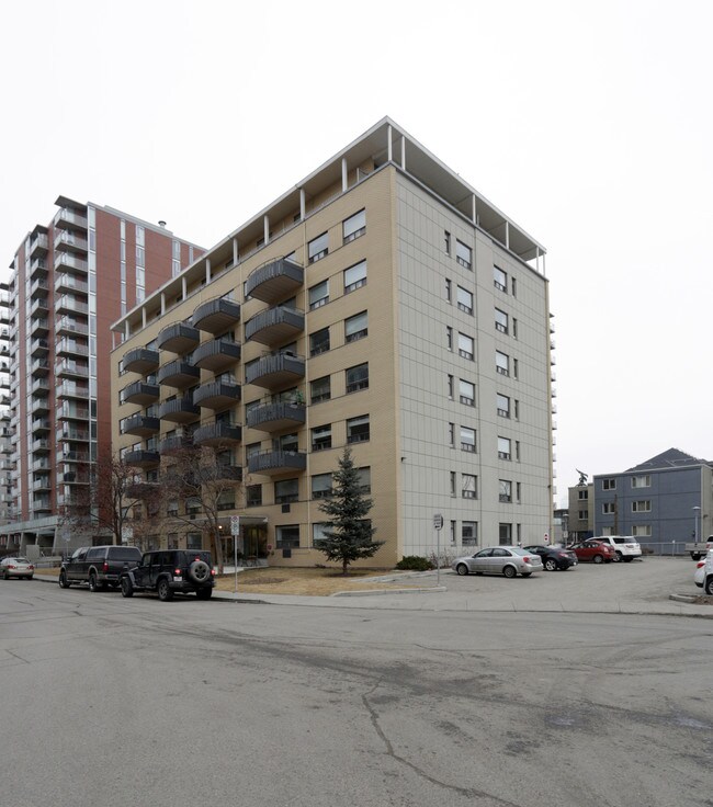 The Mansions in Calgary, AB - Building Photo - Building Photo