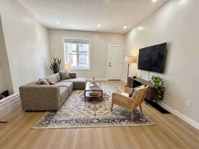 1729 LeCount St in Philadelphia, PA - Building Photo - Building Photo