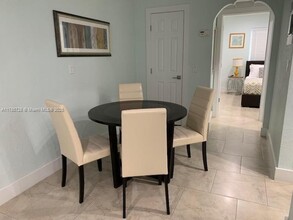 7921 Abbott Ave in Miami, FL - Building Photo - Building Photo
