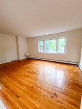 64 A Polk Ave in East Northport, NY - Building Photo - Building Photo