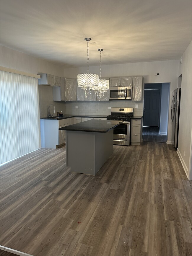 4415 S Keeler Ave, Unit #1 in Chicago, IL - Foto de edificio - Building Photo