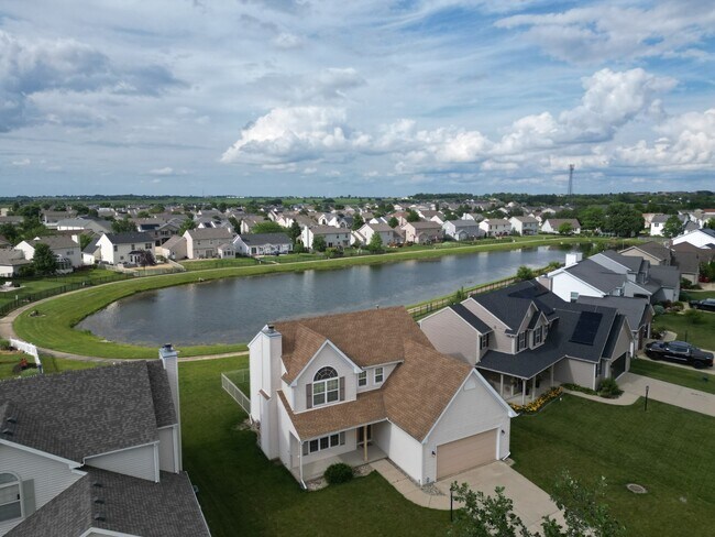 3922 Wildflower Dr in Champaign, IL - Building Photo - Building Photo