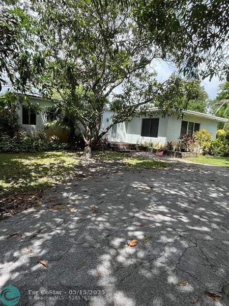 817 NE 37th St in Oakland Park, FL - Building Photo - Building Photo
