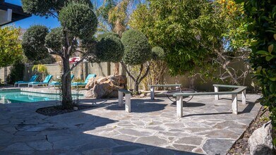 590 W Pico Rd in Palm Springs, CA - Building Photo - Building Photo