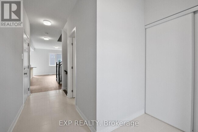 473 Brigatine Ave in Ottawa, ON - Building Photo - Building Photo