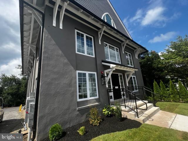property at 215 E Linden St