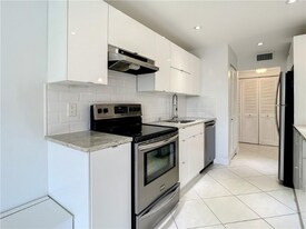 6342 Longboat Ln W in Boca Raton, FL - Building Photo