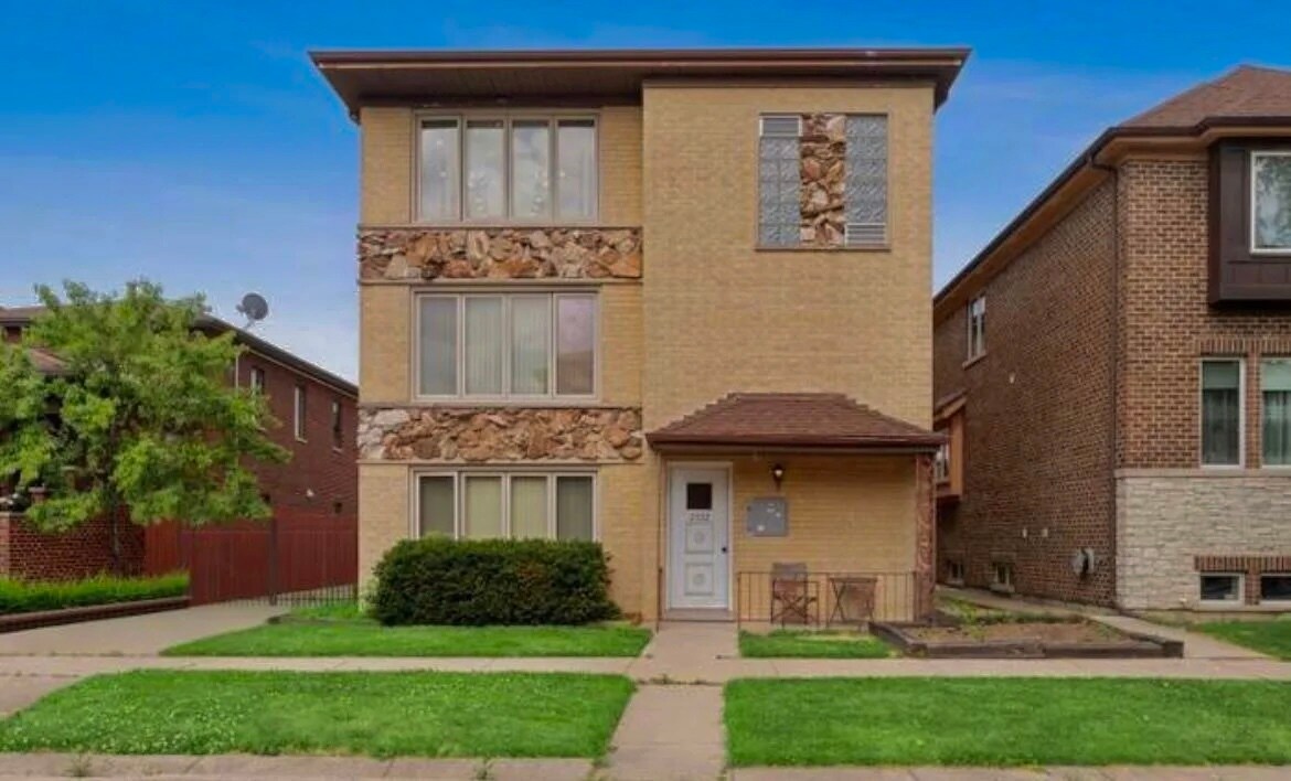 2722 N 74th Ave in Elmwood Park, IL - Building Photo