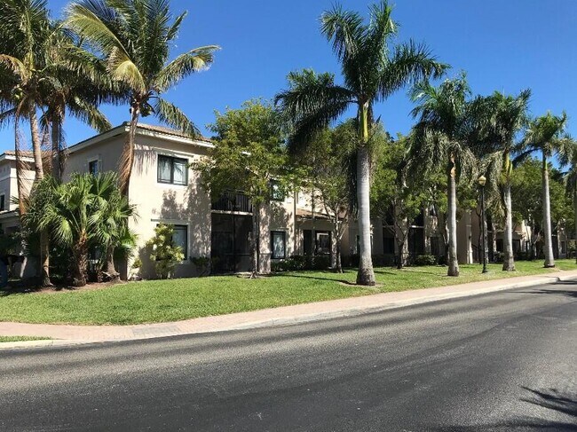 property at 2808 Amalei Dr